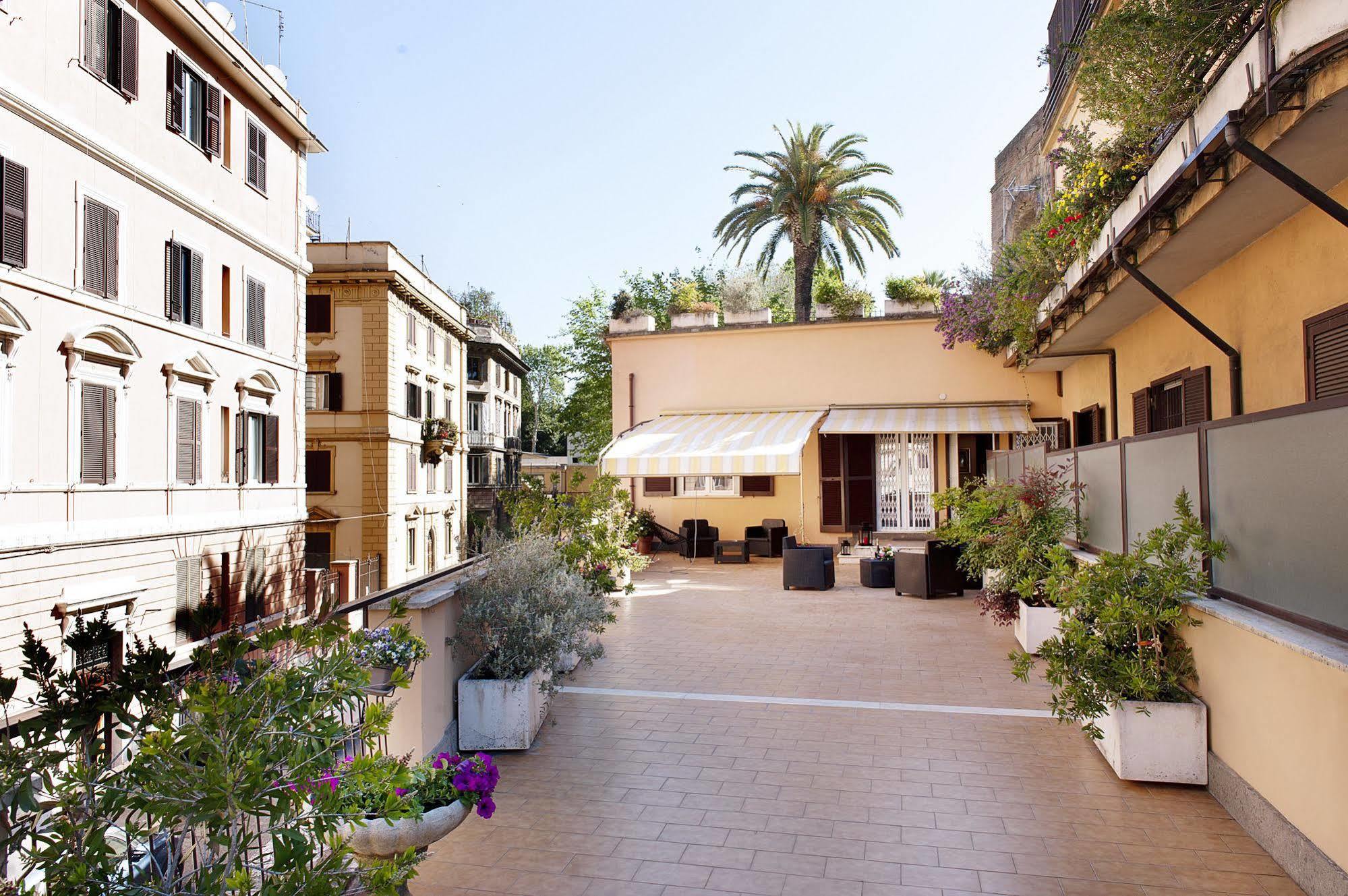 Le Terrazze Di San Giovanni 3* Rome